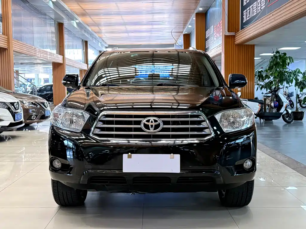 Toyota Highlander 2010 — фото 2