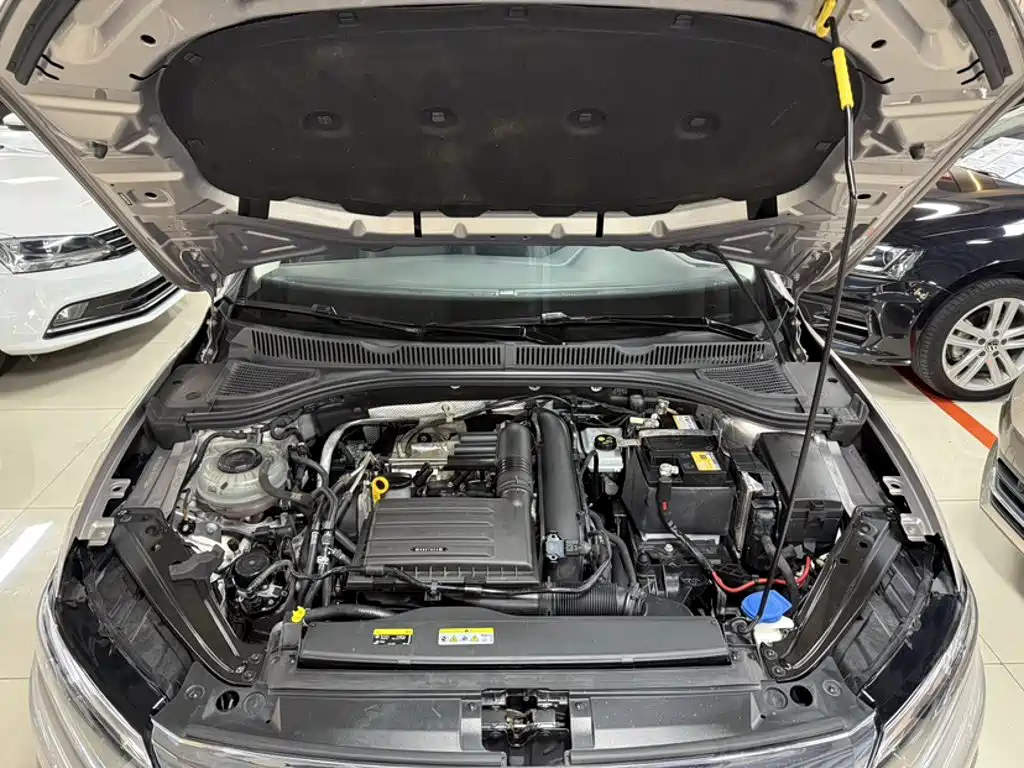 Volkswagen Sagitar 2021