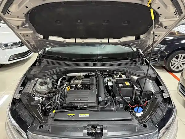 Volkswagen Sagitar 2021