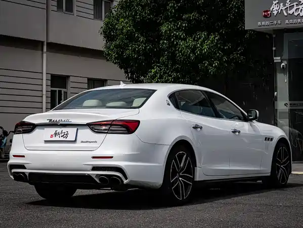 Maserati Quattroporte 2013