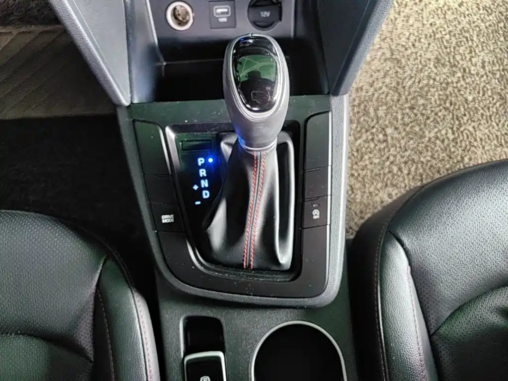 Hyundai Elantra 2020 — фото 14