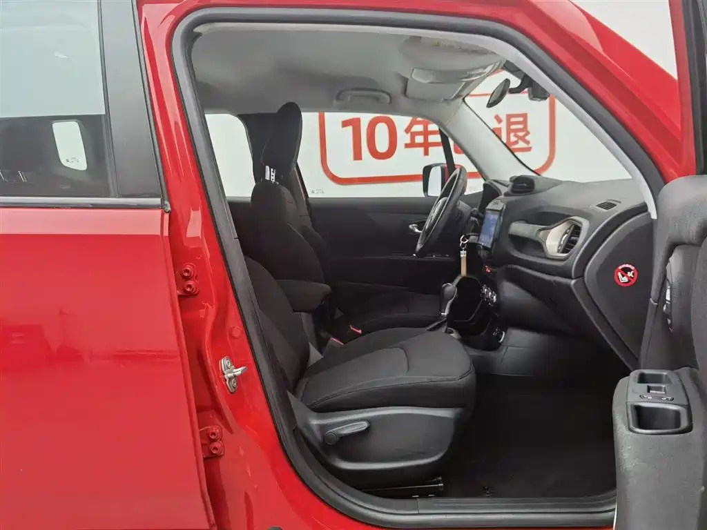 Jeep Renegade 2016 — фото 23