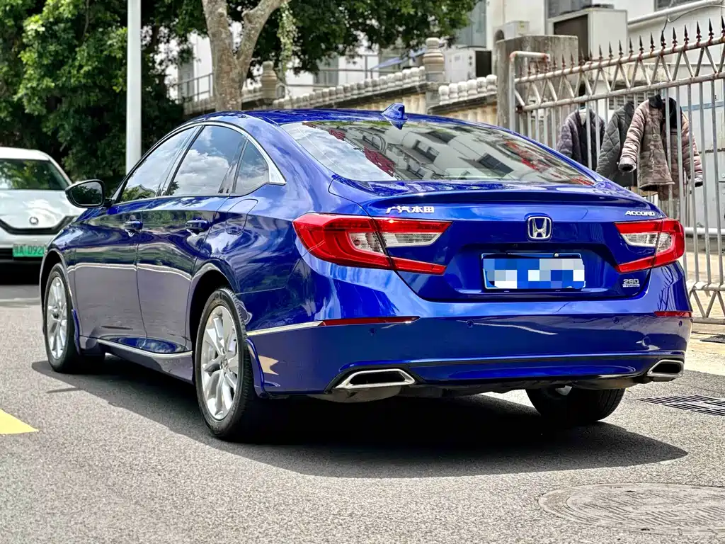 Honda Accord 2018 — фото 10
