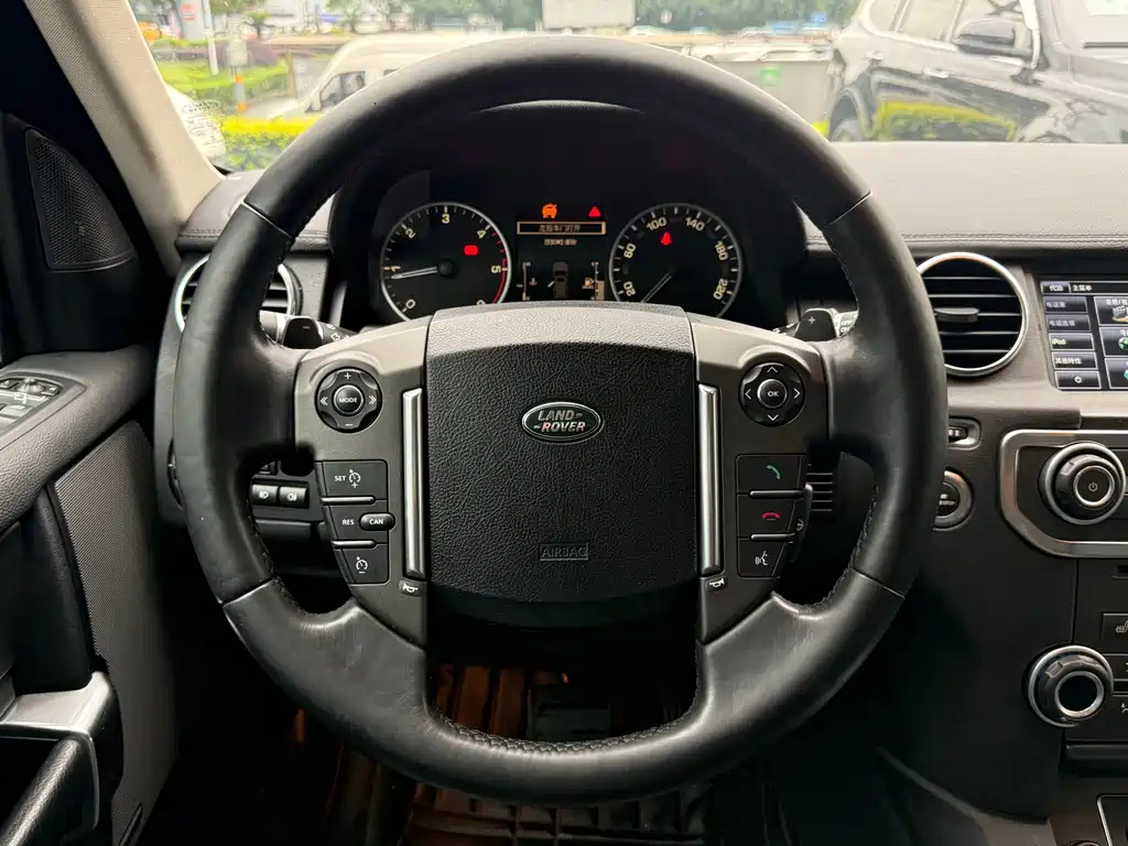 Land Rover Discovery 2014 — фото 19