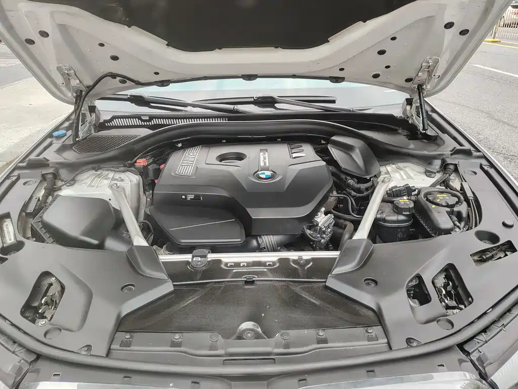 BMW 5 Series 2019 — фото 17