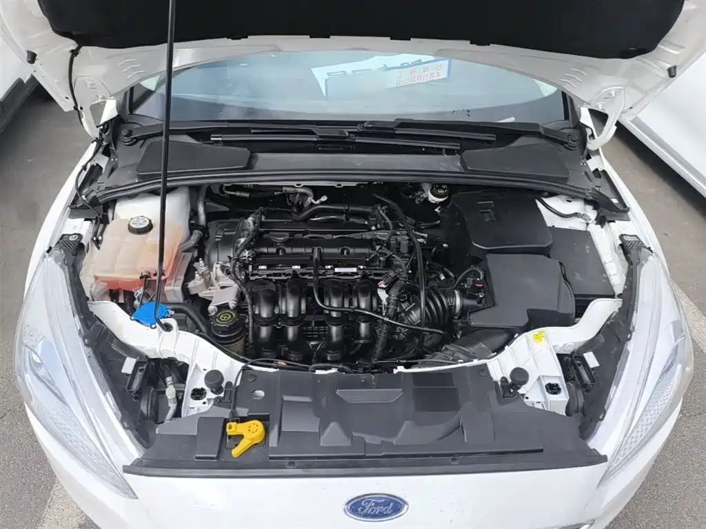 Ford Focus 2016 — фото 20