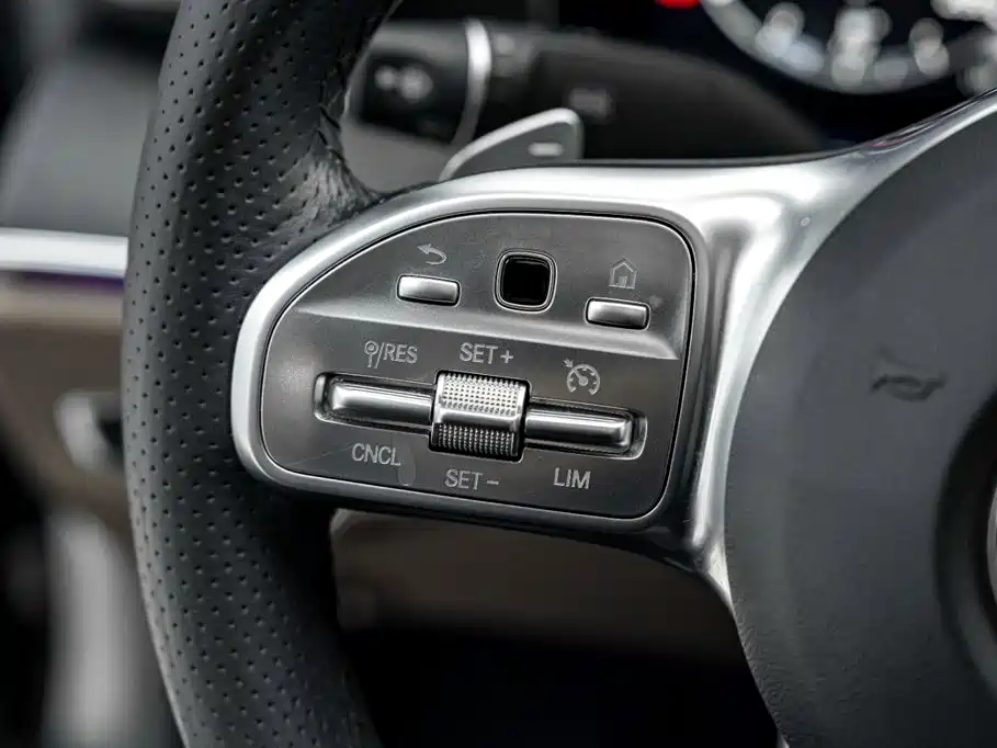 Mercedes-Benz E-Class 2020 — фото 9