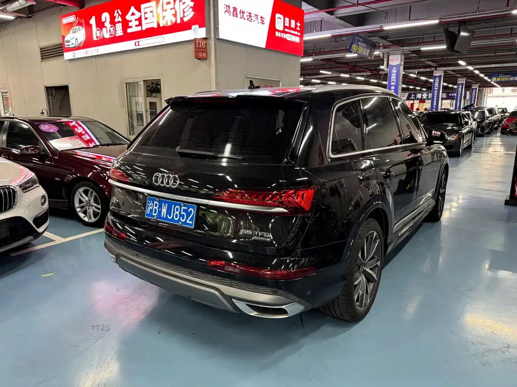 Audi Q7 2021 — фото 10