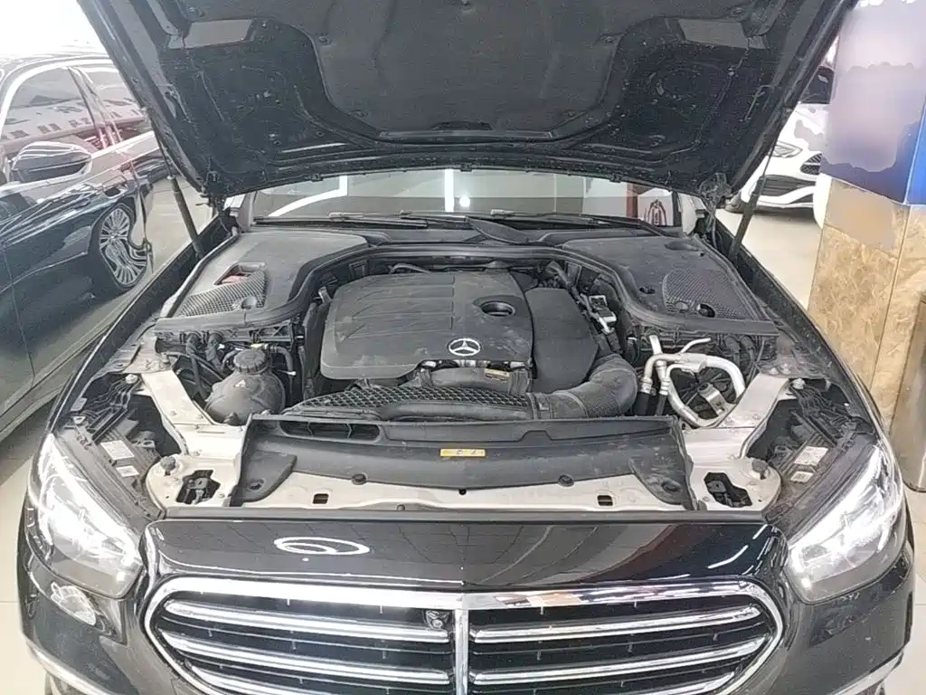Mercedes-Benz E-Class 2022 — фото 20