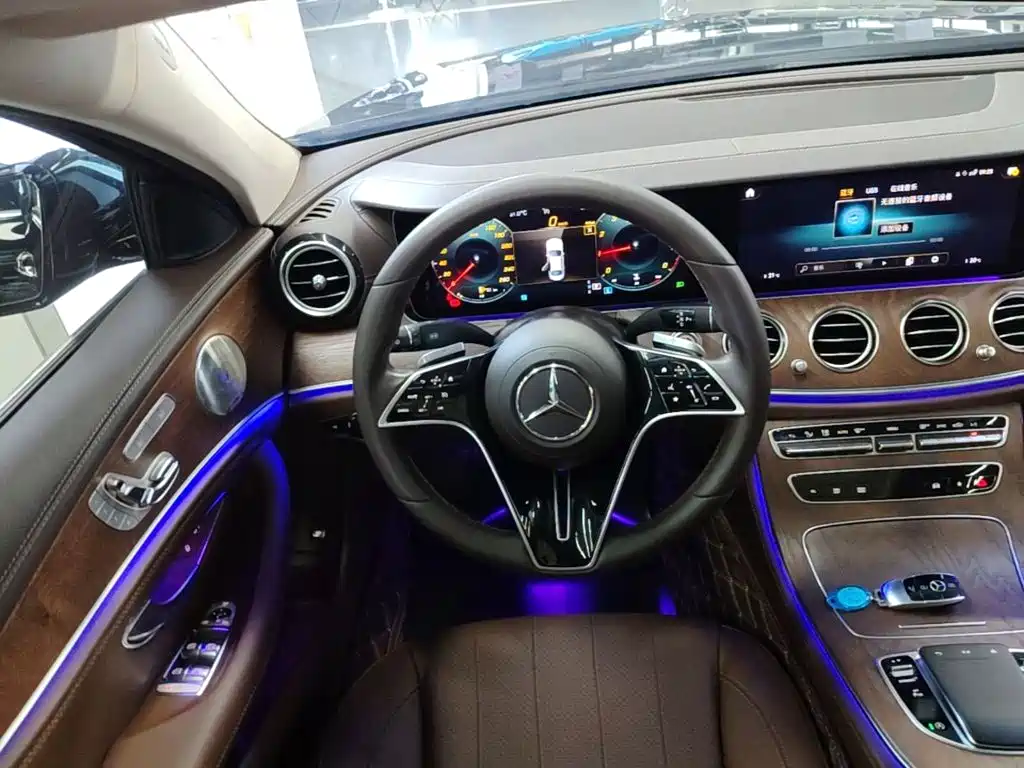 Mercedes-Benz E-Class 2022 — фото 11