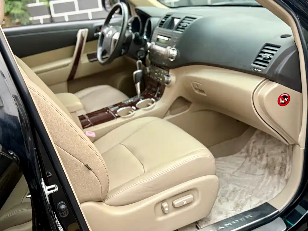 Toyota Highlander 2012 — фото 14