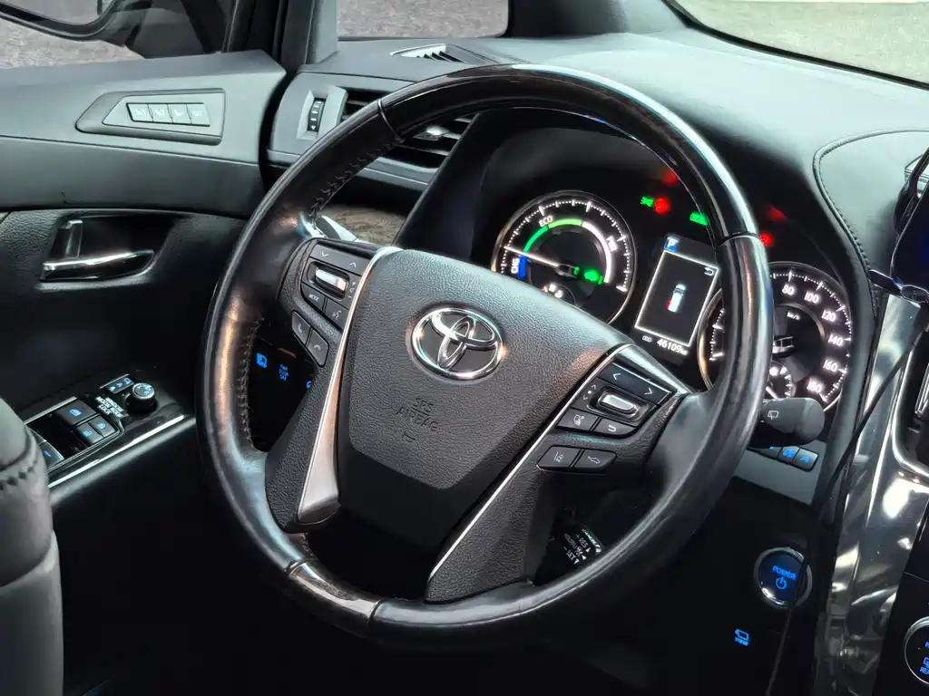 Toyota Alphard 2023 — фото 11