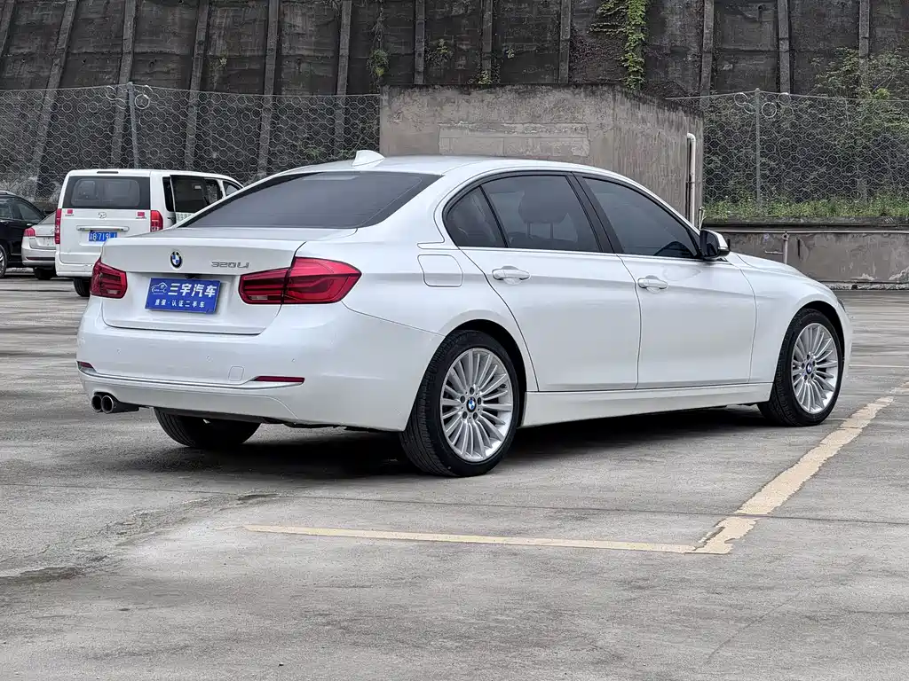 BMW 3 Series 2018 — фото 4