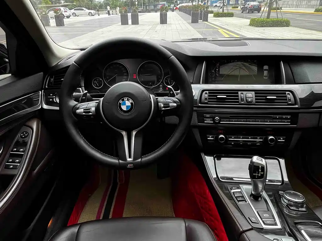 BMW 5 Series 2016 — фото 11