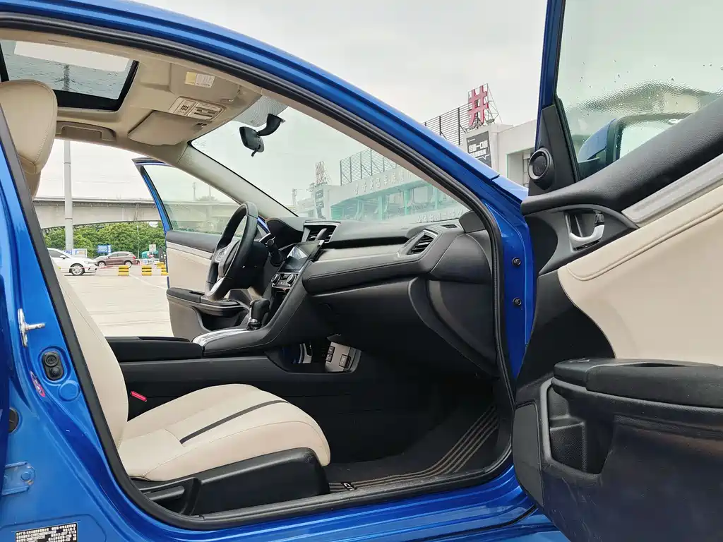 Honda Civic 2018 — фото 10