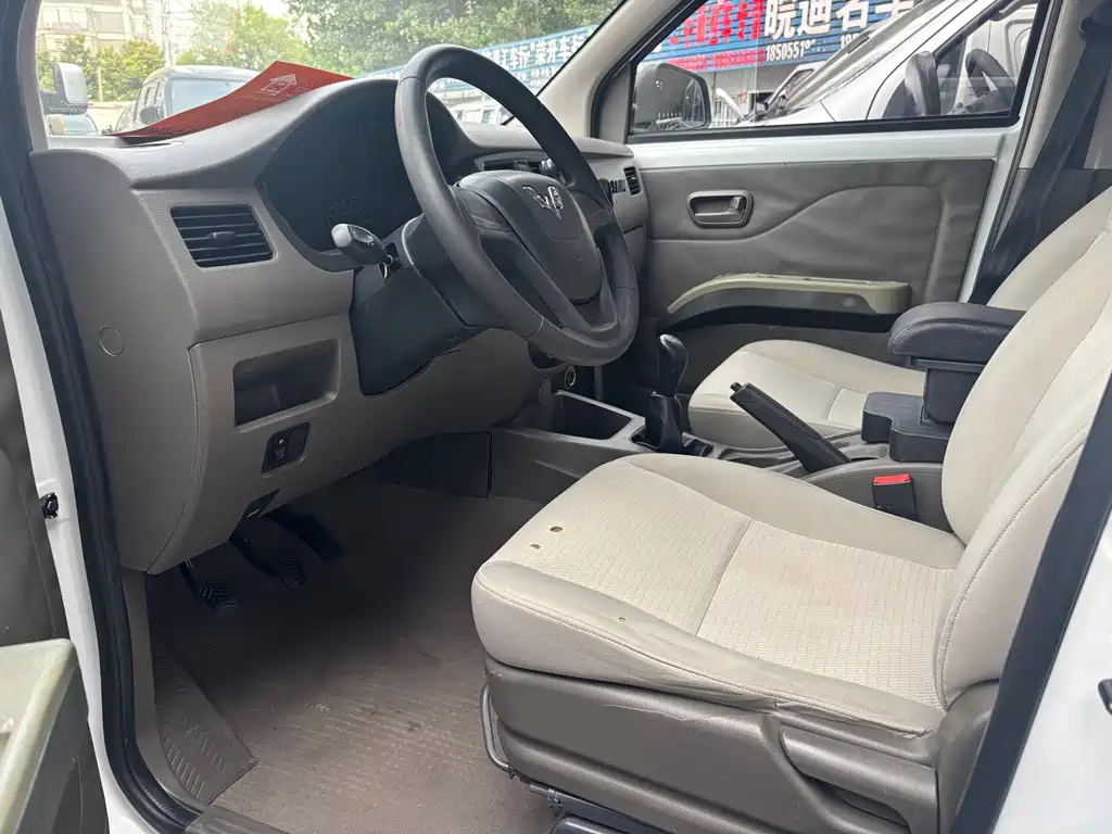 Wuling Rongguang V 2016 — фото 14