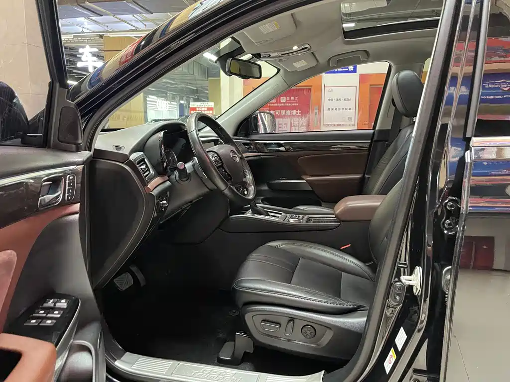 GAC Motor Trumpchi GS8 2017 — фото 18