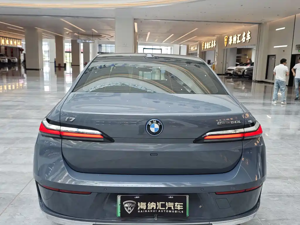 BMW i7 2023 — фото 5