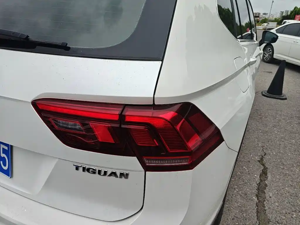 Volkswagen Tiguan L 2017 — фото 8