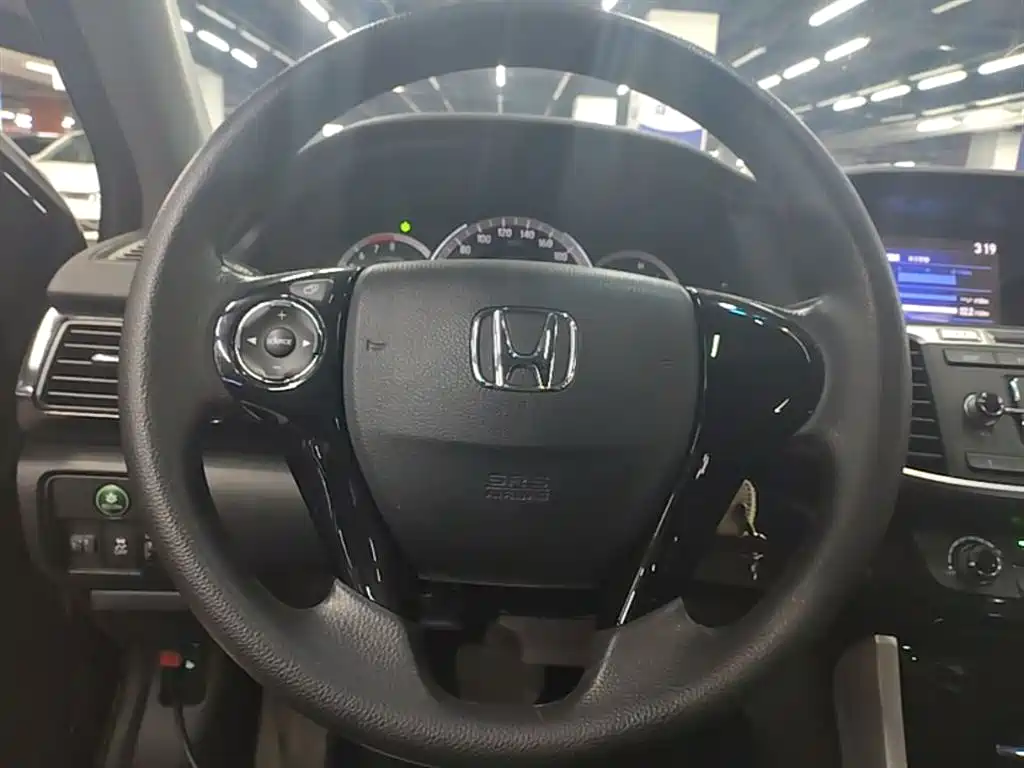 Honda Accord 2018 — фото 11