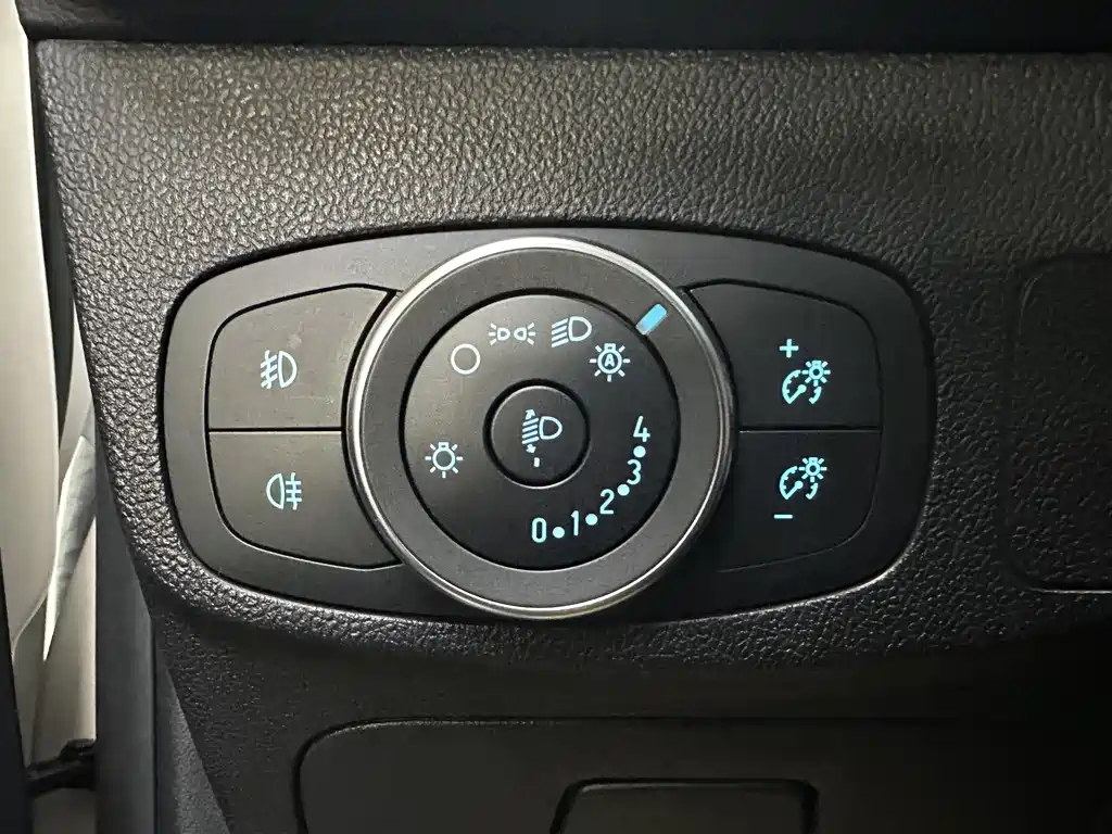 Ford Focus 2023 — фото 19