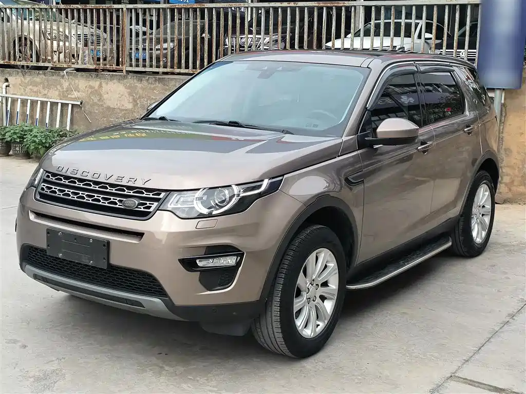 Land Rover Discovery Sport 2017 — фото 1