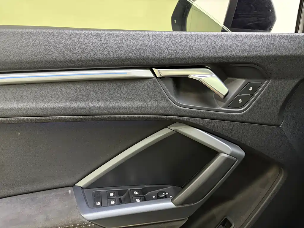 Audi Q3 Sportback 2022 — фото 16
