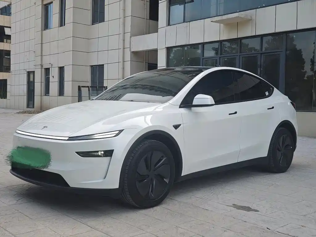 Tesla Model Y 2026 — фото 1