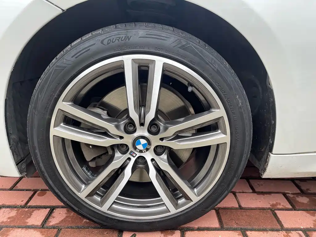 BMW 1 Series 2019 — фото 15