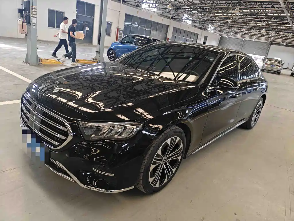 Mercedes-Benz E-Class 2025