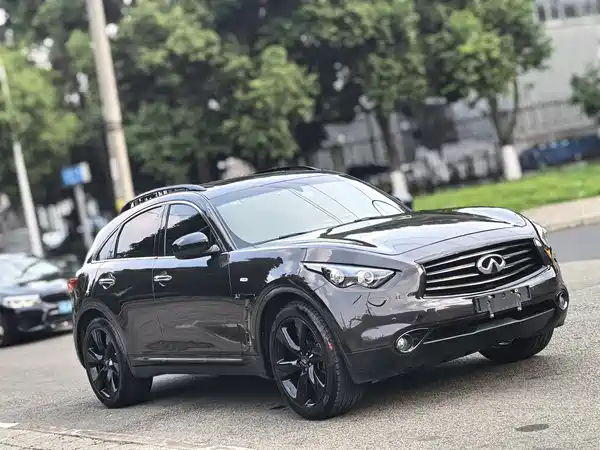 Infiniti QX70 2016