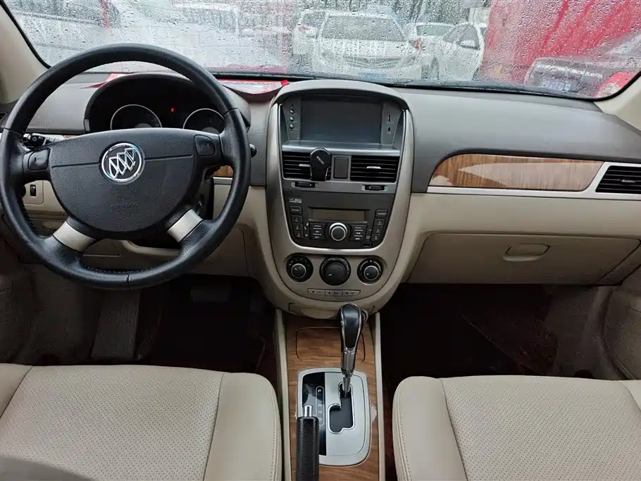 Buick Excelle 2015 — фото 12
