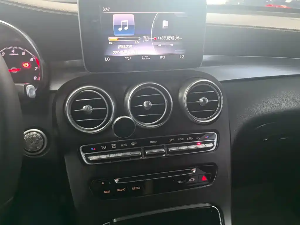 Mercedes-Benz GLC 2019 — фото 13