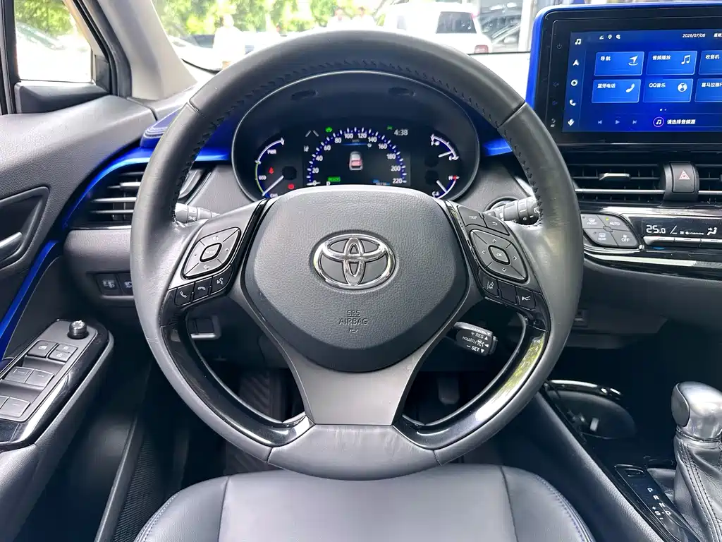 Toyota C-HR 2023 — фото 17