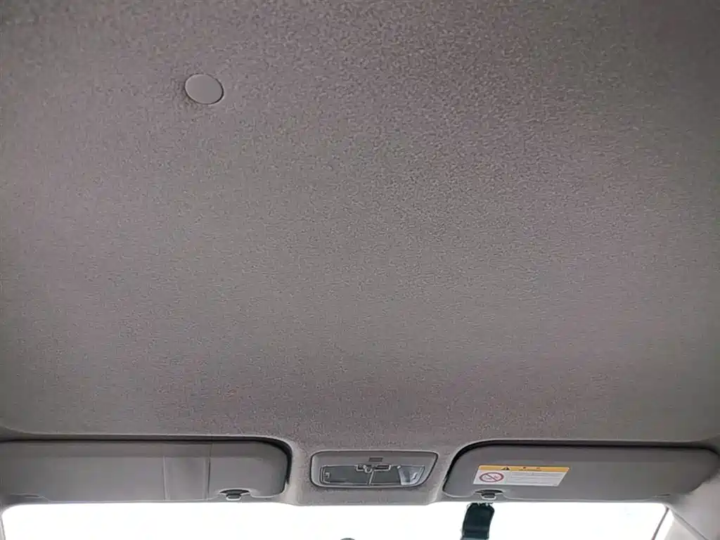 Toyota Yaris L 2020 — фото 18