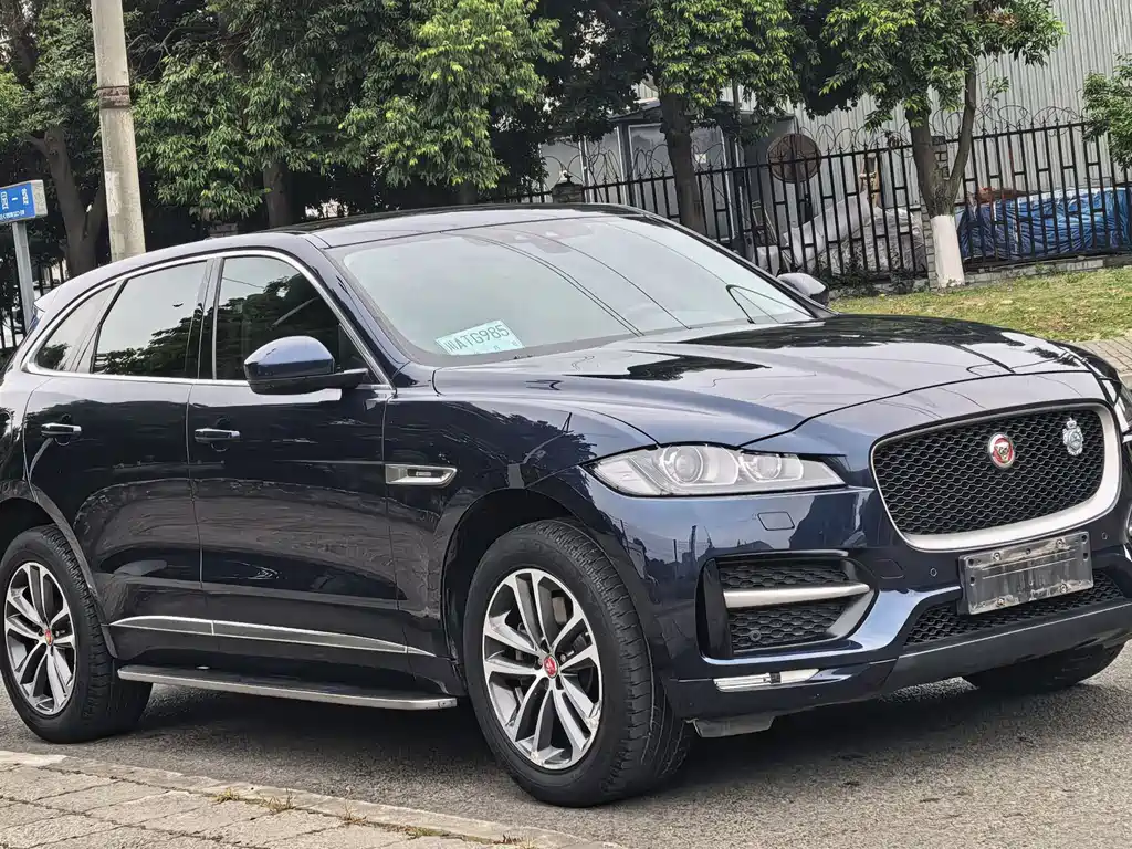 Jaguar F-PACE 2017