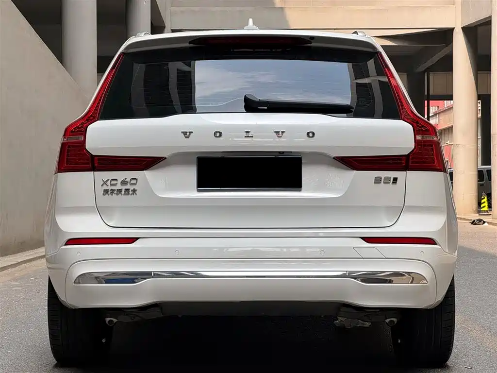 Volvo XC60 2021 — фото 4