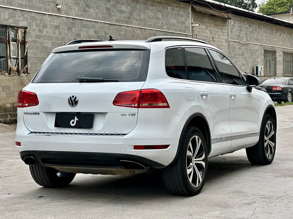 Volkswagen Touareg 2014 — фото 6