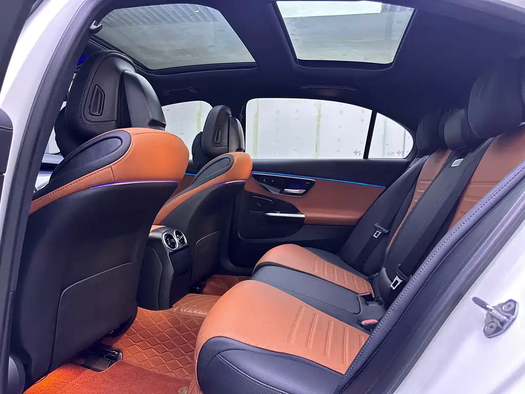 Mercedes-Benz C-Class 2023 — фото 9