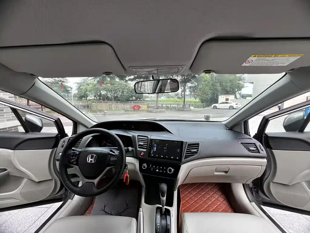 Honda Civic 2015 — фото 11