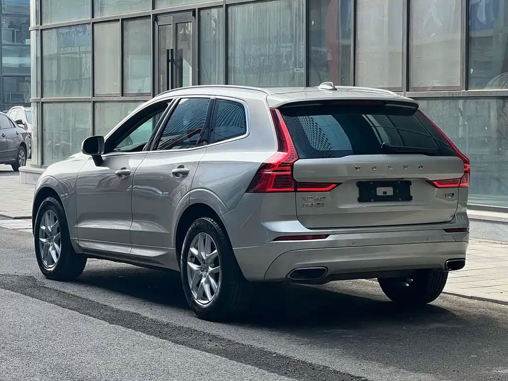 Volvo XC60 2019 — фото 4