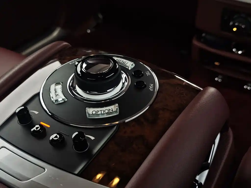Rolls-Royce Ghost 2012 — фото 18