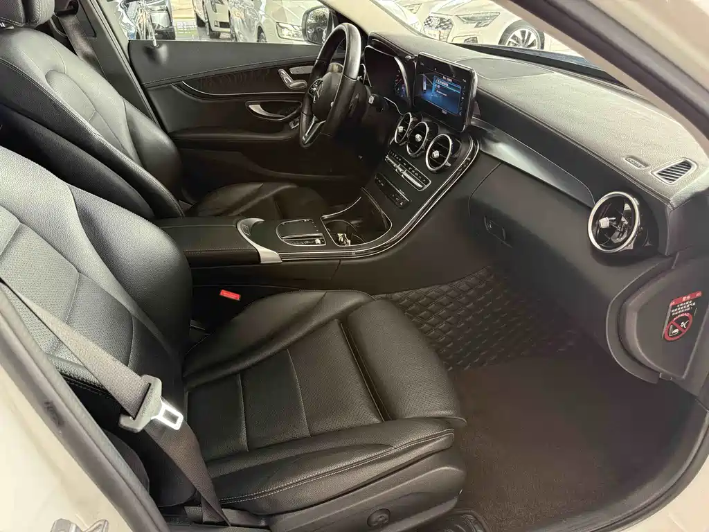 Mercedes-Benz C-Class 2019 — фото 13