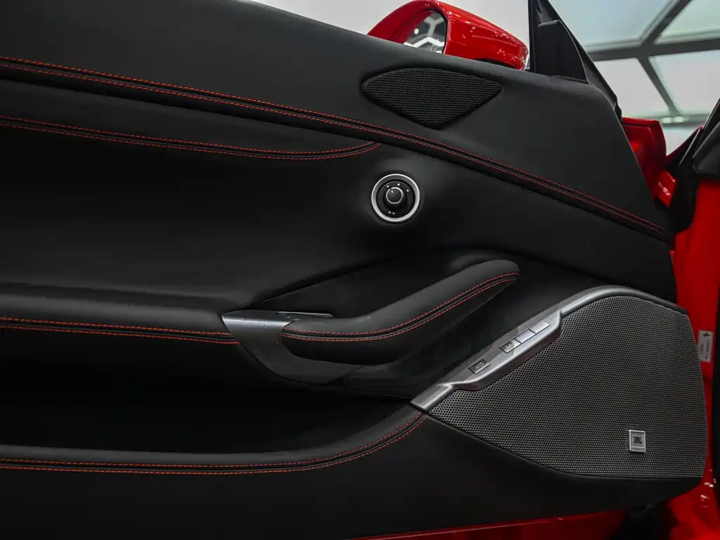 Ferrari Portofino 2019 — фото 20