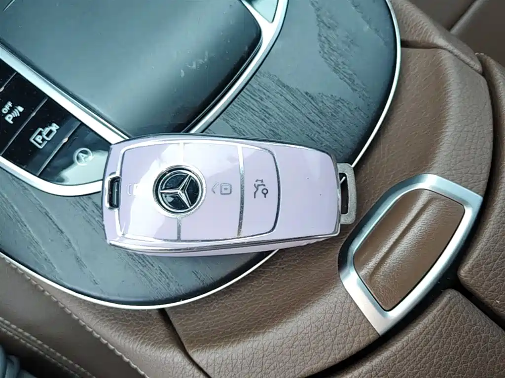 Mercedes-Benz E-Class 2019 — фото 9