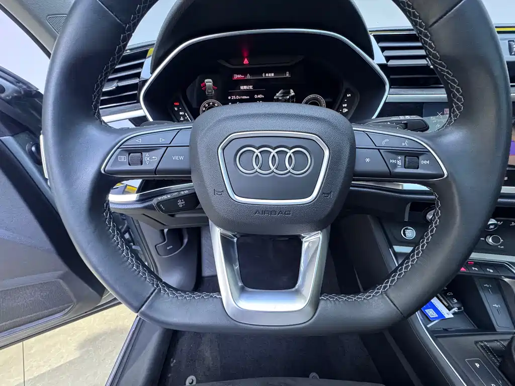 Audi Q3 2023 — фото 22