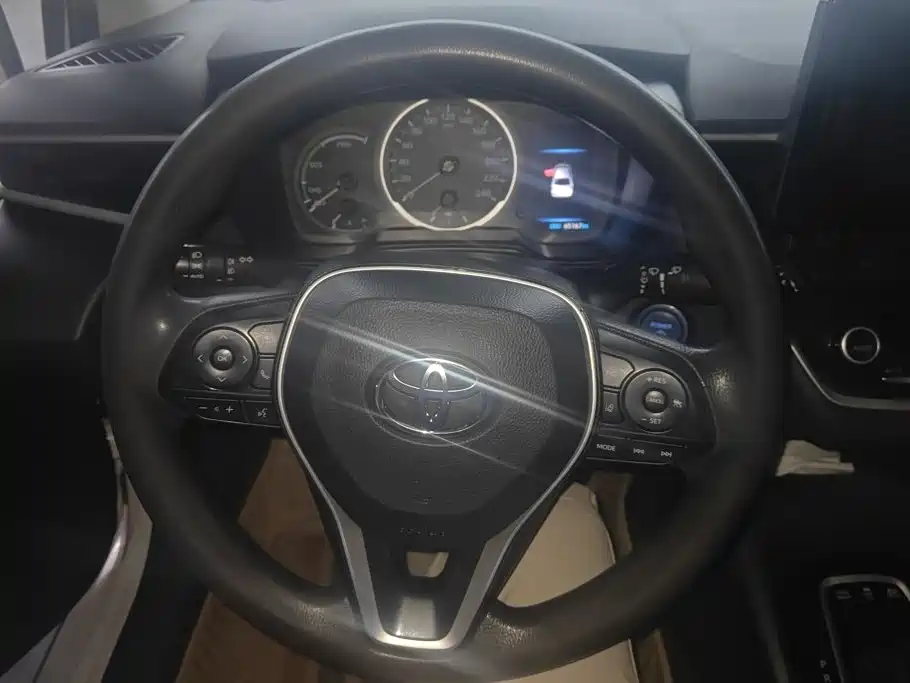 Toyota Corolla 2023 — фото 15