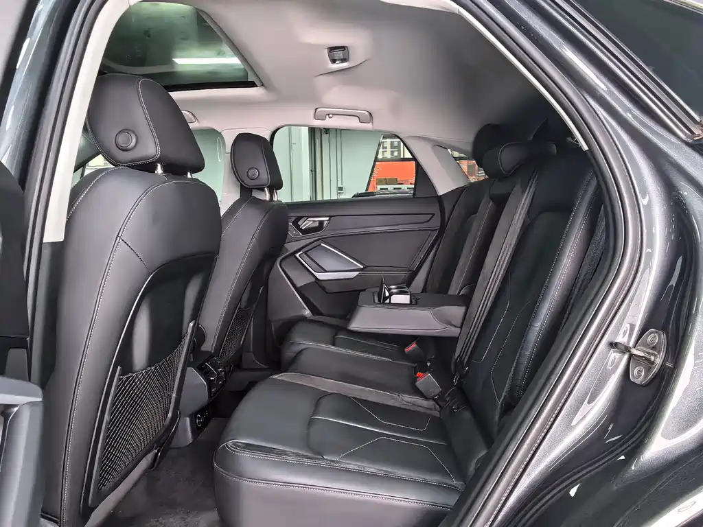 Audi Q3 Sportback 2023 — фото 10