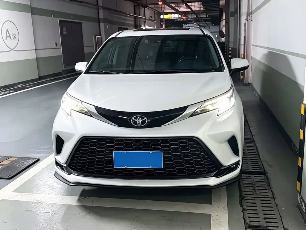 Toyota Granvia 2023