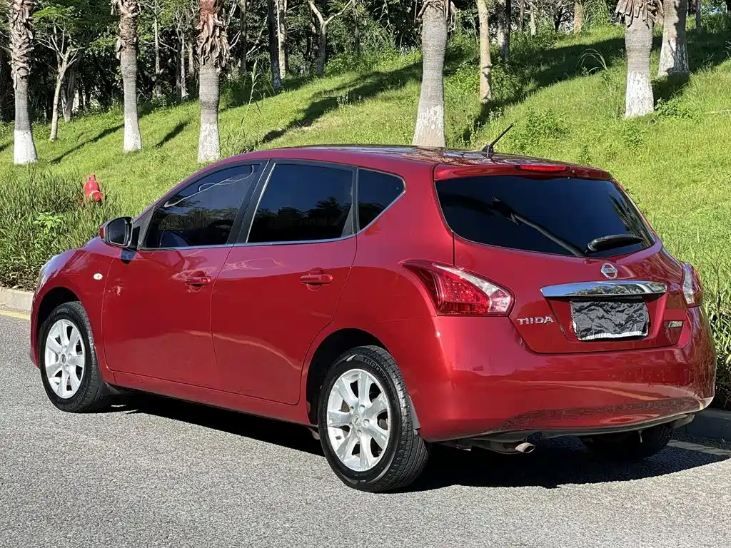 Nissan Tiida 2013